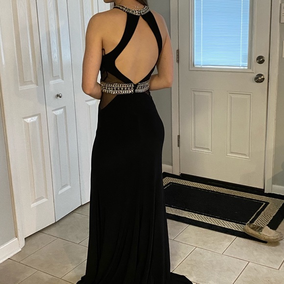 Prom dress - Picture 2 of 4
